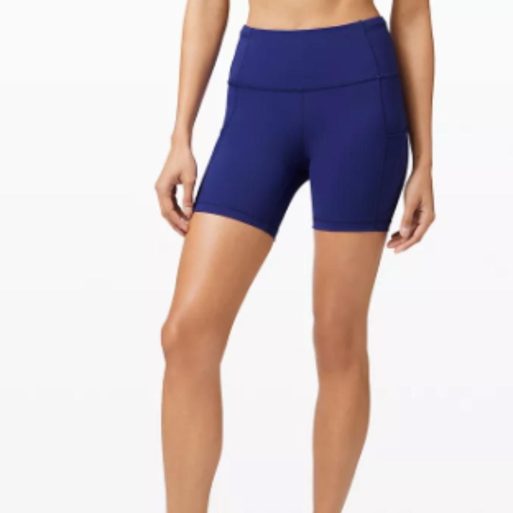 Lululemon Fast and Free High-Rise Short 6" in Larkspur (Blue) Size 8